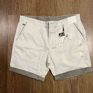 Calvin Klein Mens Extreme Slim Fit Casual Chino Shorts, White/gray